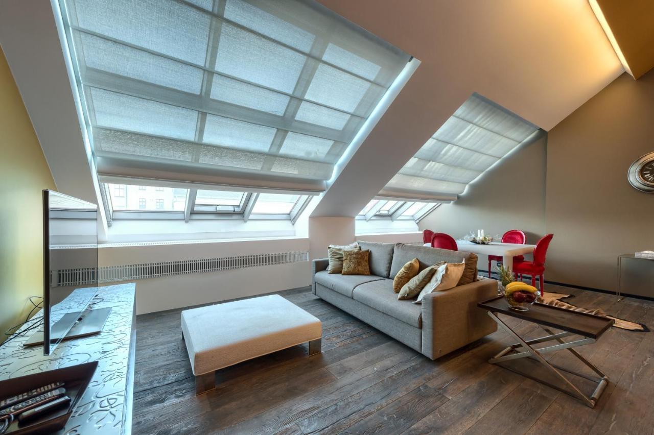 Empirent Rooftop Collection Apartment